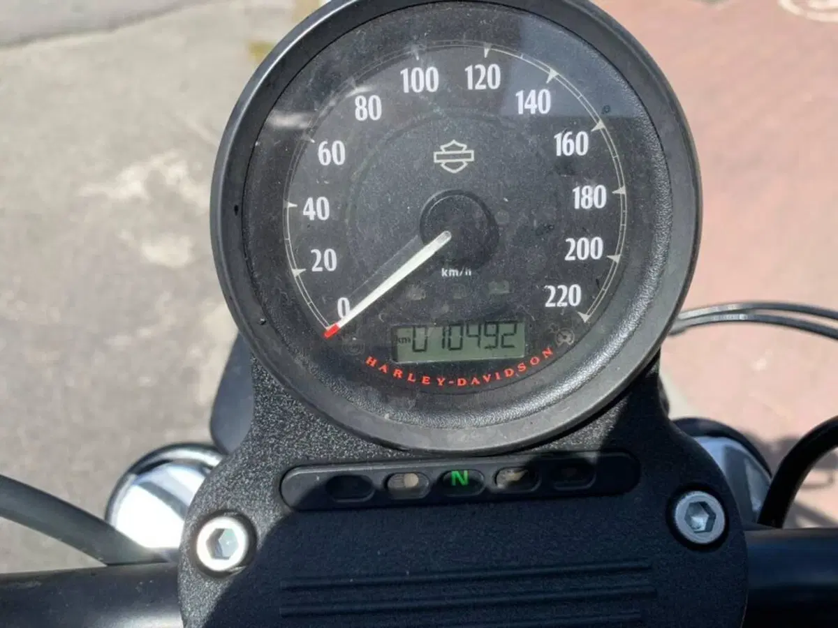 Harley-Davidson 883 Iron (2014 - 16) - XL 883N (4)