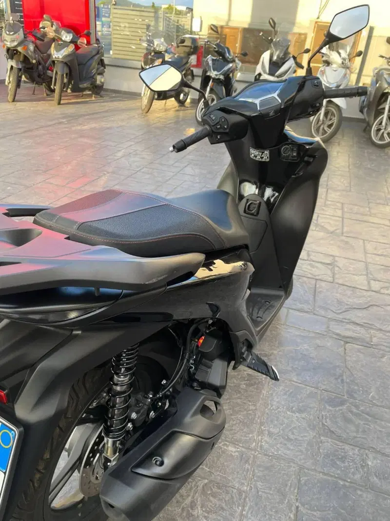 Honda SH 125i Sport (2024 - 25) (4)