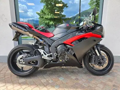 Yamaha YZF R1 (2007 - 08) usata