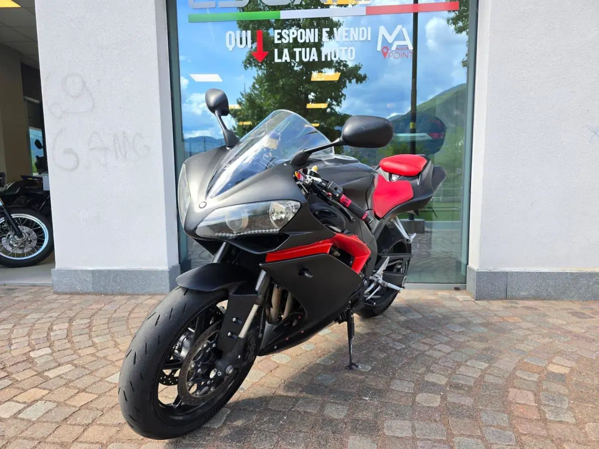 Yamaha YZF R1 (2007 - 08) (4)