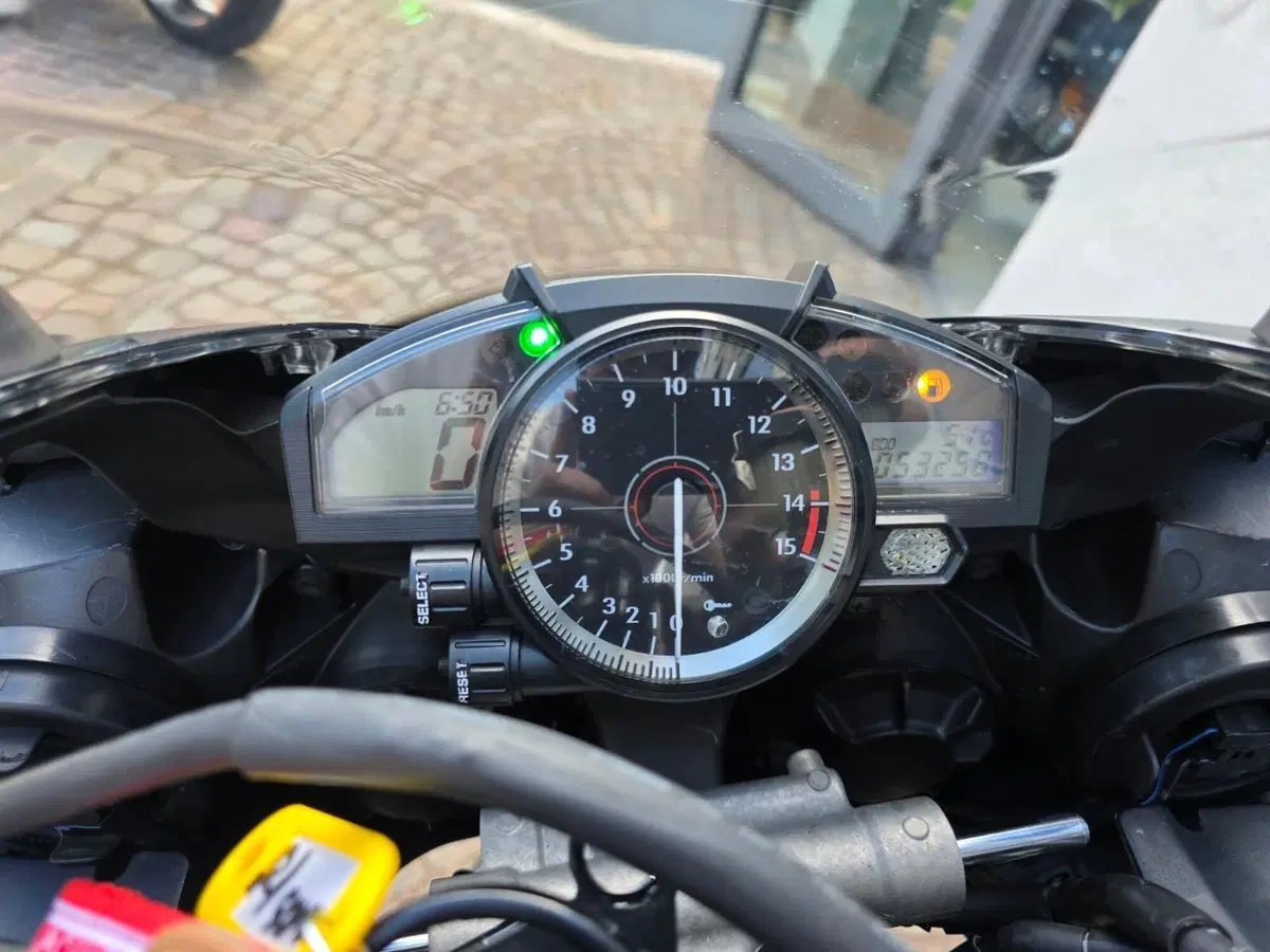 Yamaha YZF R1 (2007 - 08) (5)