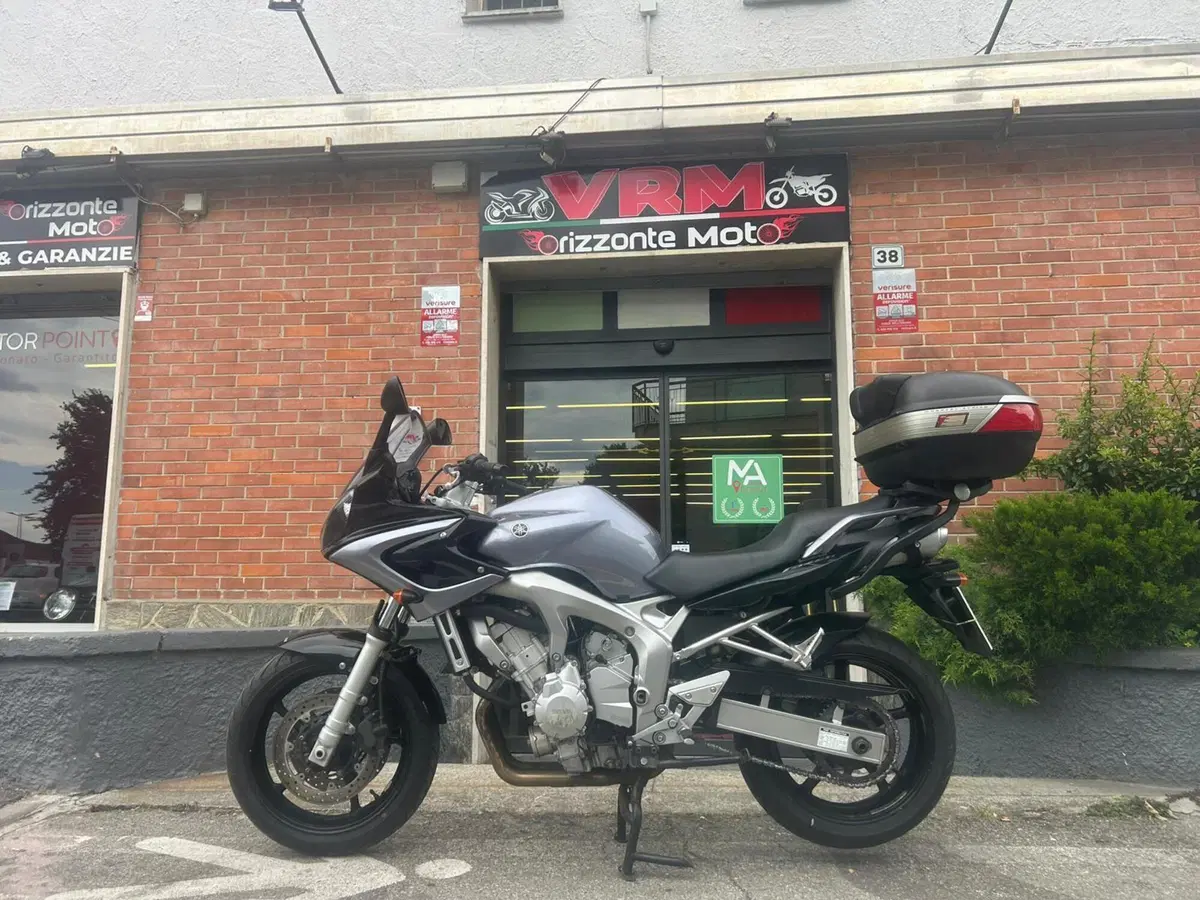 Yamaha FZ6 Fazer (2004 - 07)