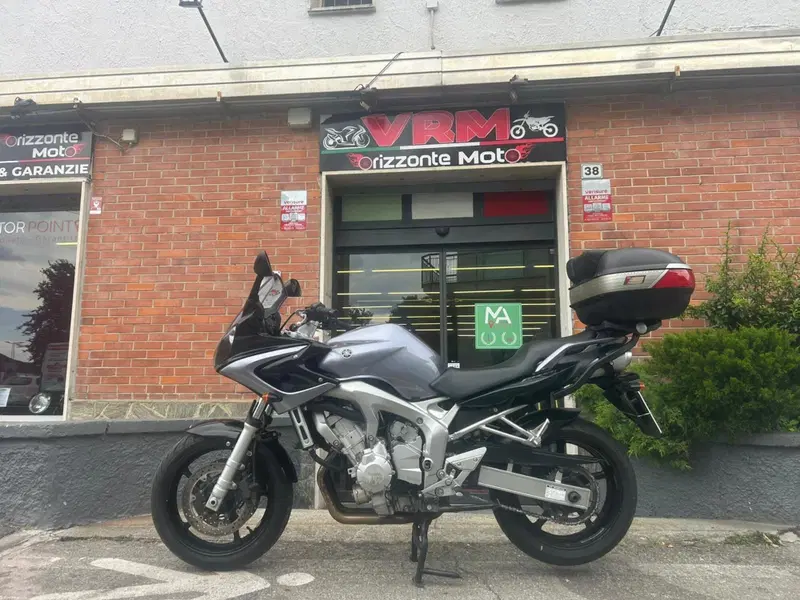 Yamaha FZ6 Fazer (2004 - 07)
