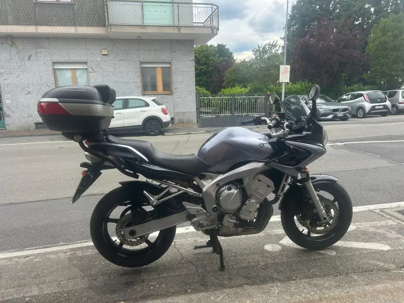 Yamaha FZ6 Fazer (2004 - 07) (2)