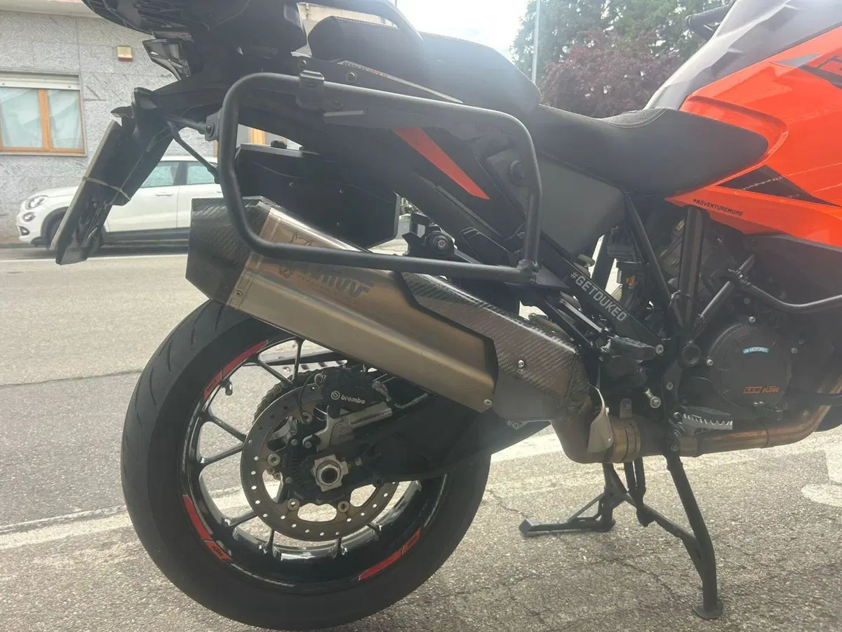 KTM 1290 Super Adventure S (2021) (3)