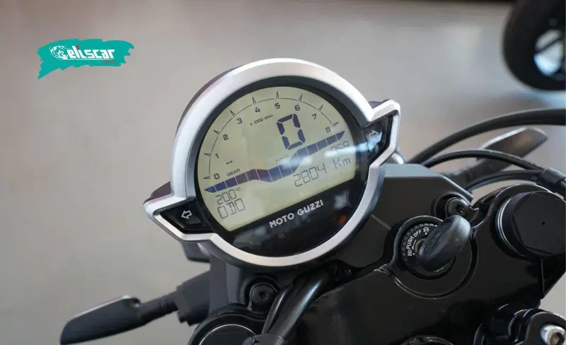 Moto Guzzi V7 Stone (2021 - 24) (5)