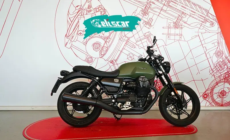 Moto Guzzi V7 Stone (2021 - 24)