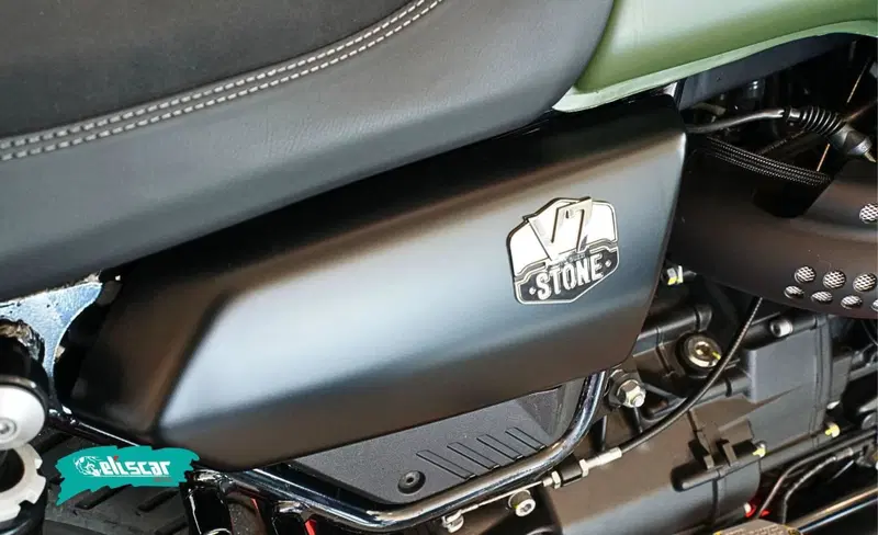 Moto Guzzi V7 Stone (2021 - 24) (6)