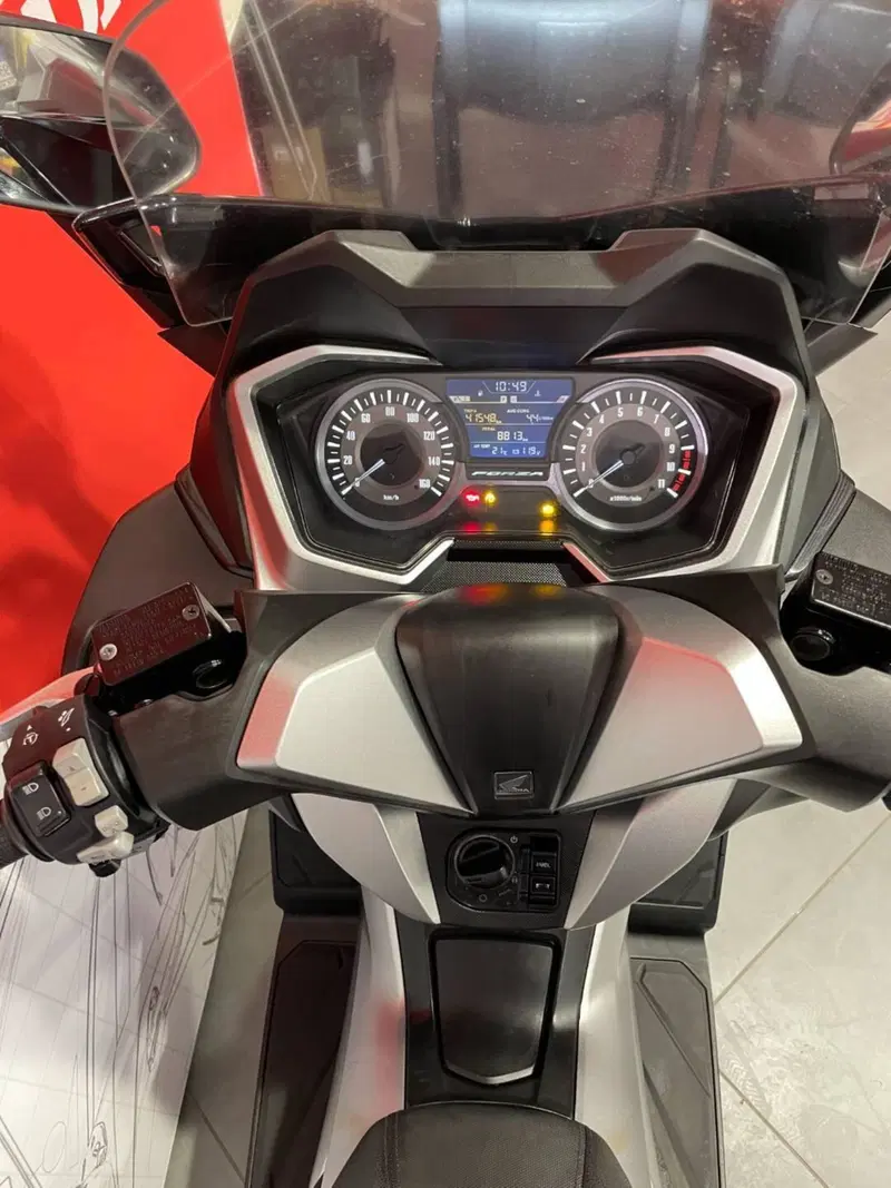 Honda Forza 300 ABS (2018 - 20) (13)