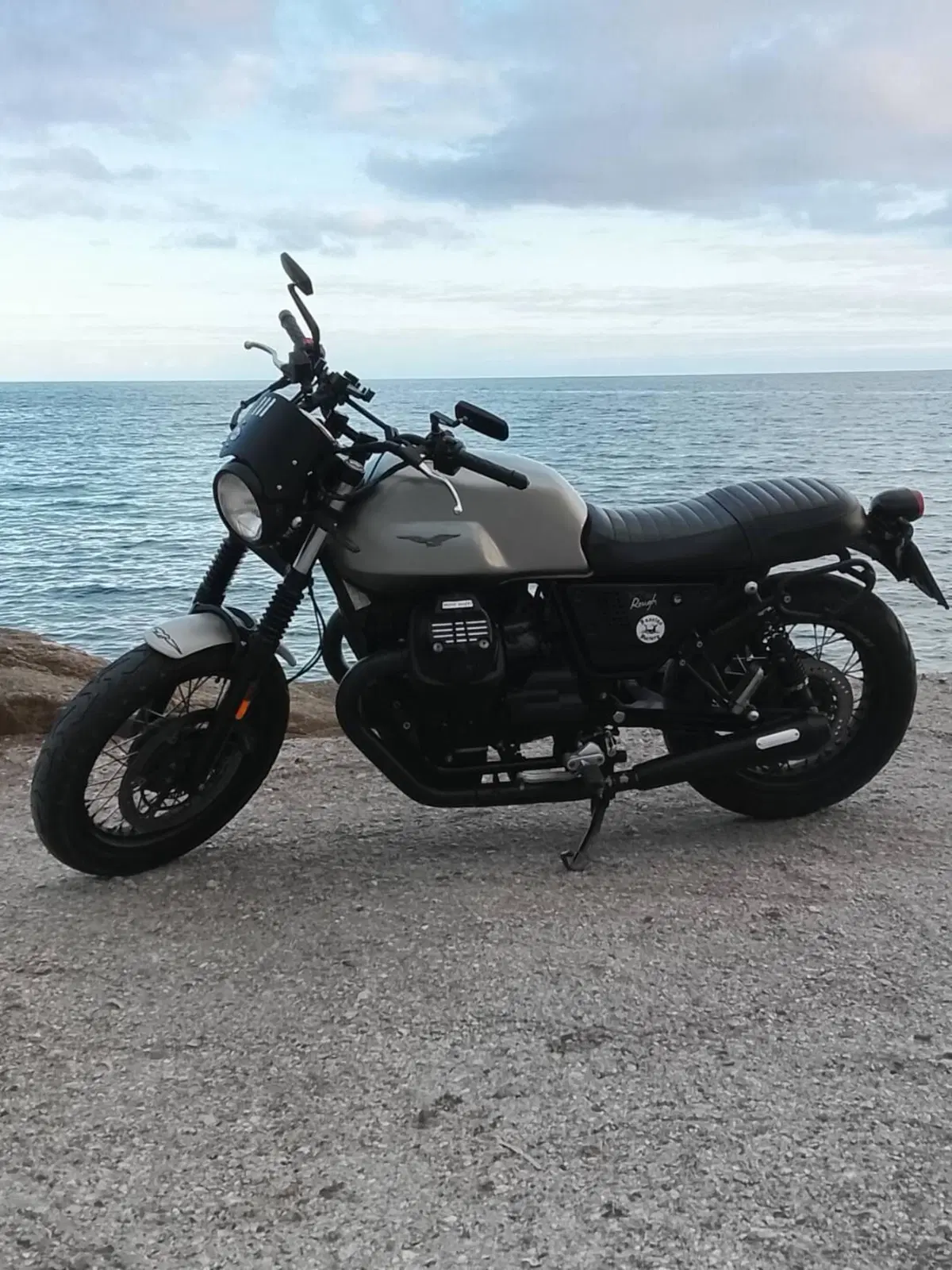 Moto Guzzi V7 III Rough (2018 - 20) (3)