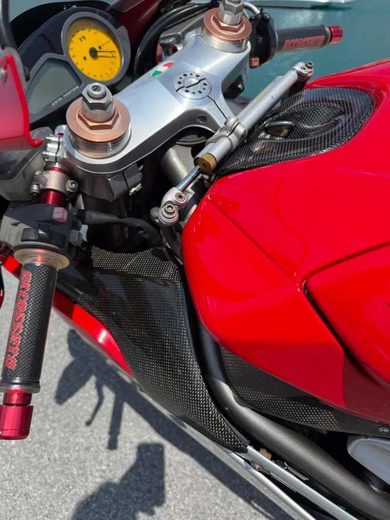 MV Agusta F4 750 S 1+1 (2000 - 02) (2)