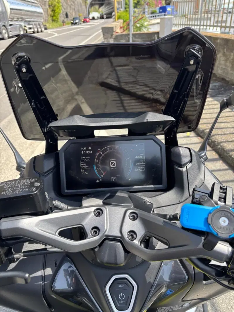 Yamaha T-Max 560 Tech Max (2022 - 24) (2)