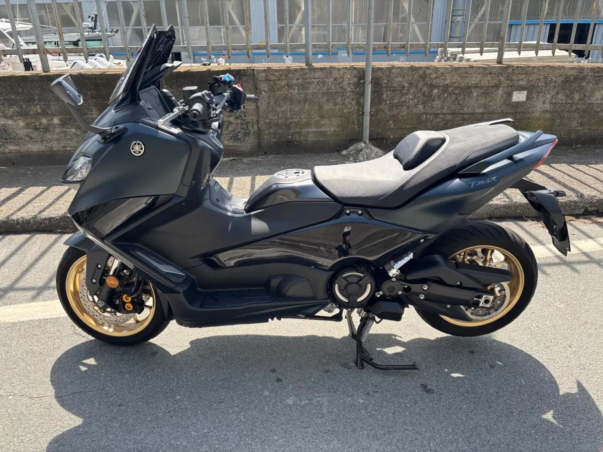 Yamaha T-Max 560 Tech Max (2022 - 24) (6)
