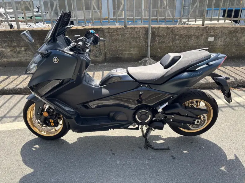 Yamaha T-Max 560 Tech Max (2022 - 24) (6)