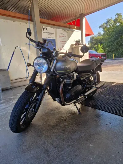 Triumph Speed Twin 900 (2023 - 24) usata