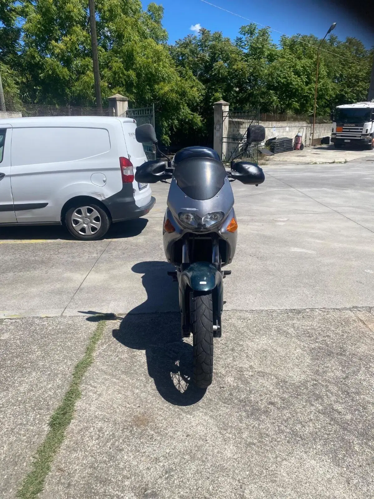 Aprilia Pegaso 650 IE (2001 - 02) (2)