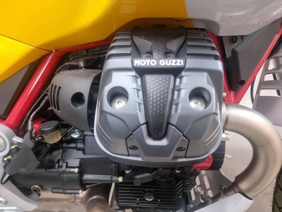Moto Guzzi V85 TT (2024 - 26) (8)
