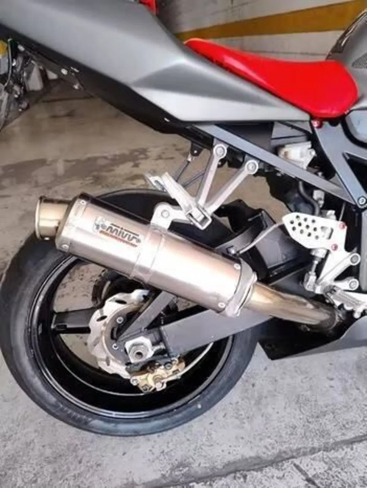Suzuki GSX R 600 (2004 - 05) (3)