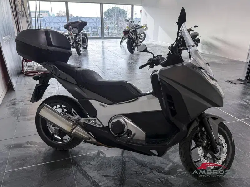Honda Integra 750 DCT (2016 - 17) (3)