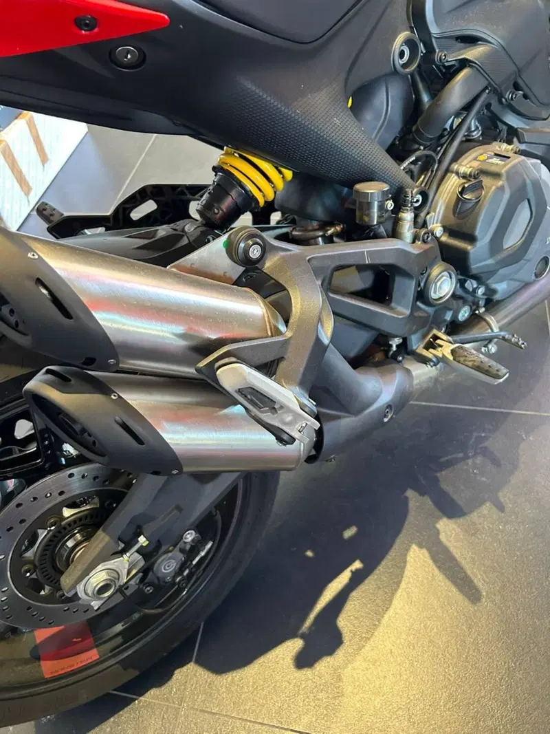 Ducati Monster 937 + (2021 - 25) (9)