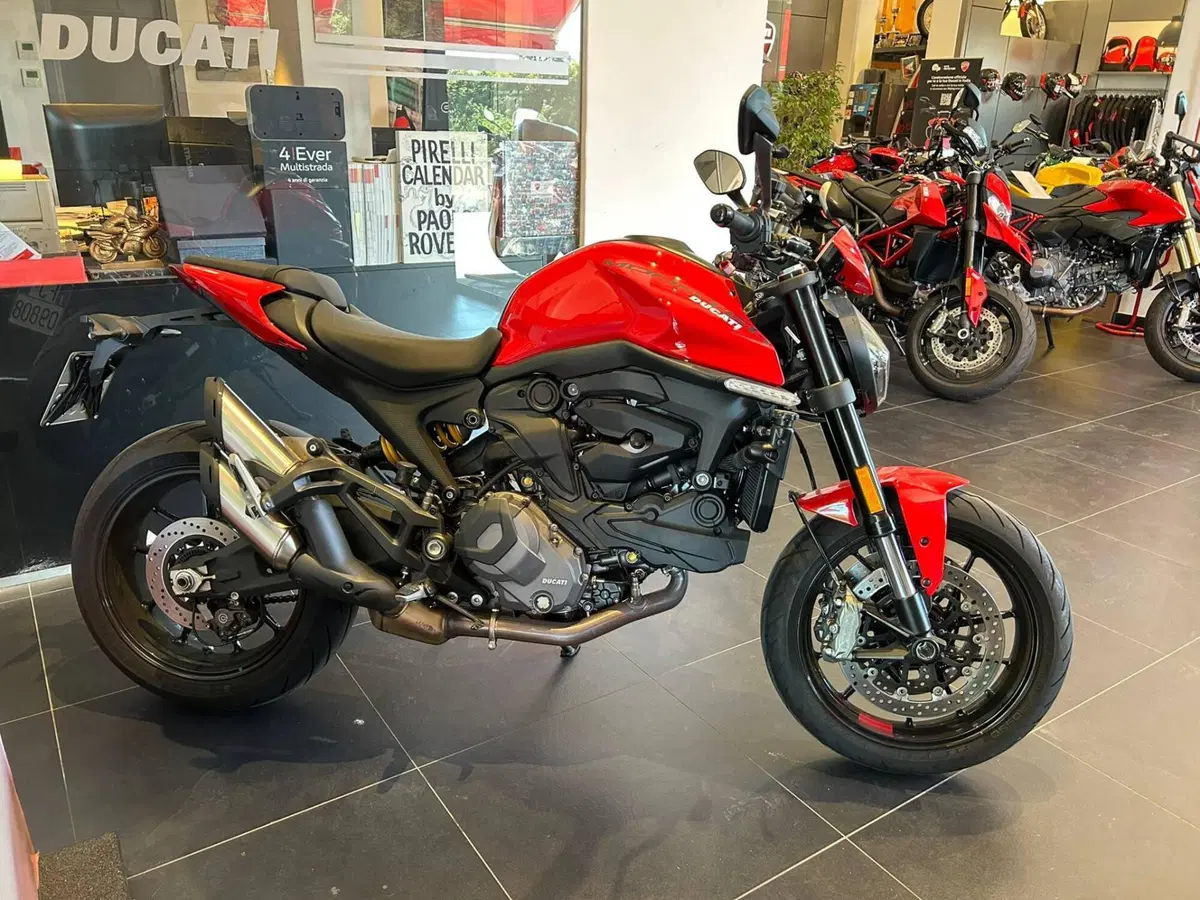 Ducati Monster 937 + (2021 - 25) (6)