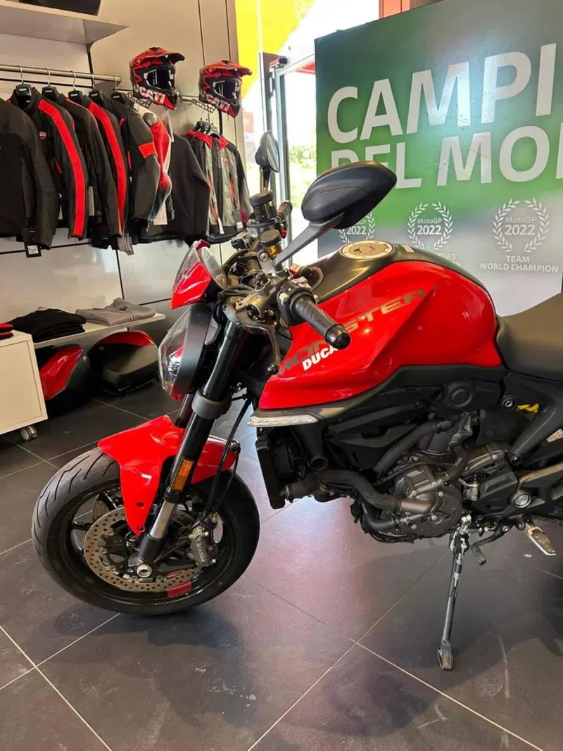 Ducati Monster 937 + (2021 - 25)