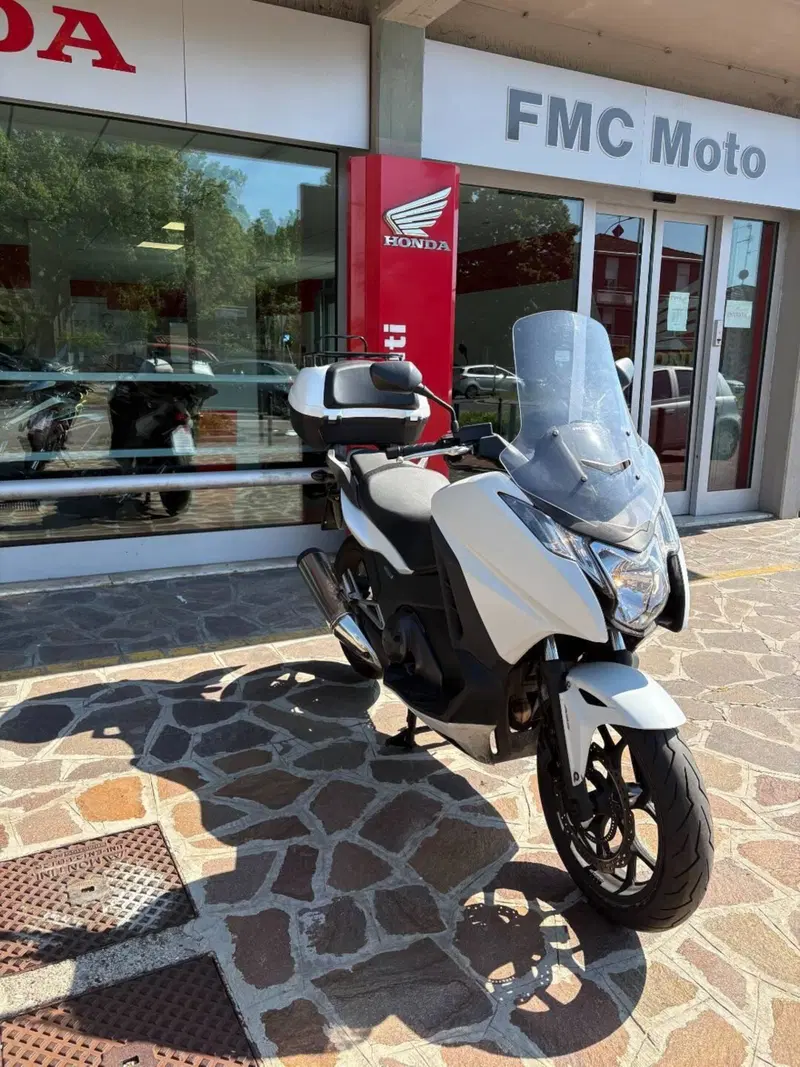 Honda Integra 750 DCT ABS (2014 - 15) (4)