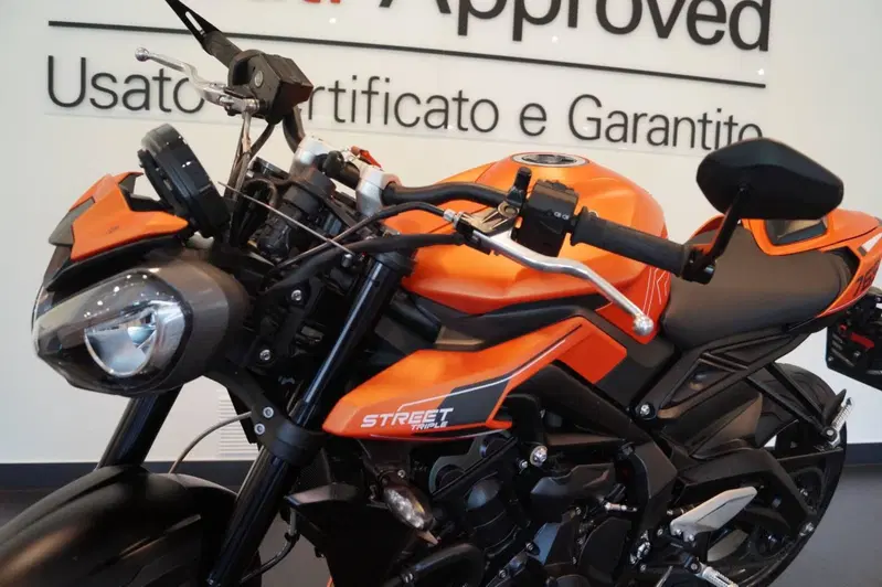 Triumph Street Triple 765 R (2023 - 26) (7)
