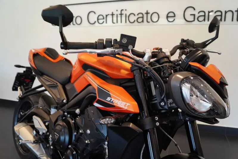 Triumph Street Triple 765 R (2023 - 26) (8)