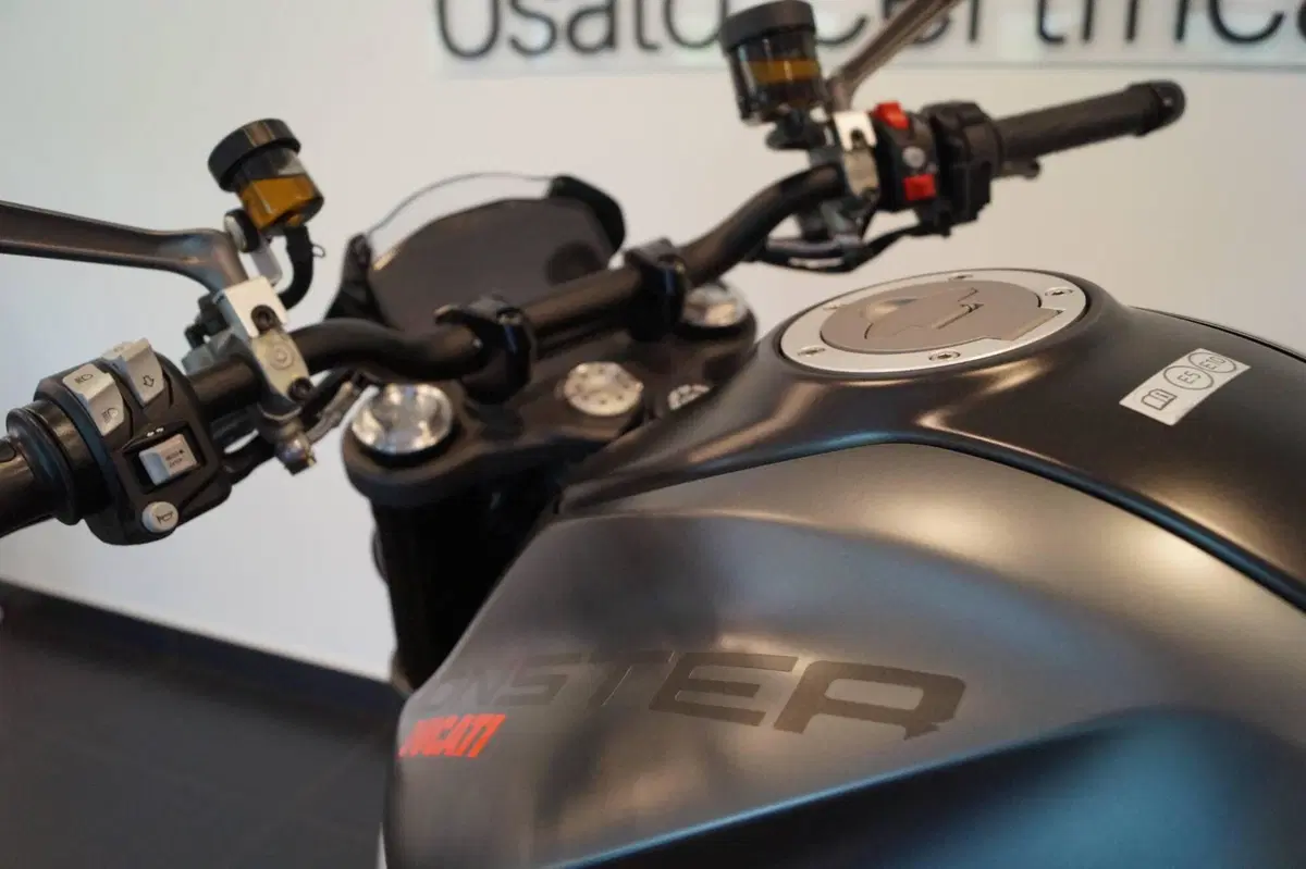 Ducati Monster 937 + (2021 - 25) (6)