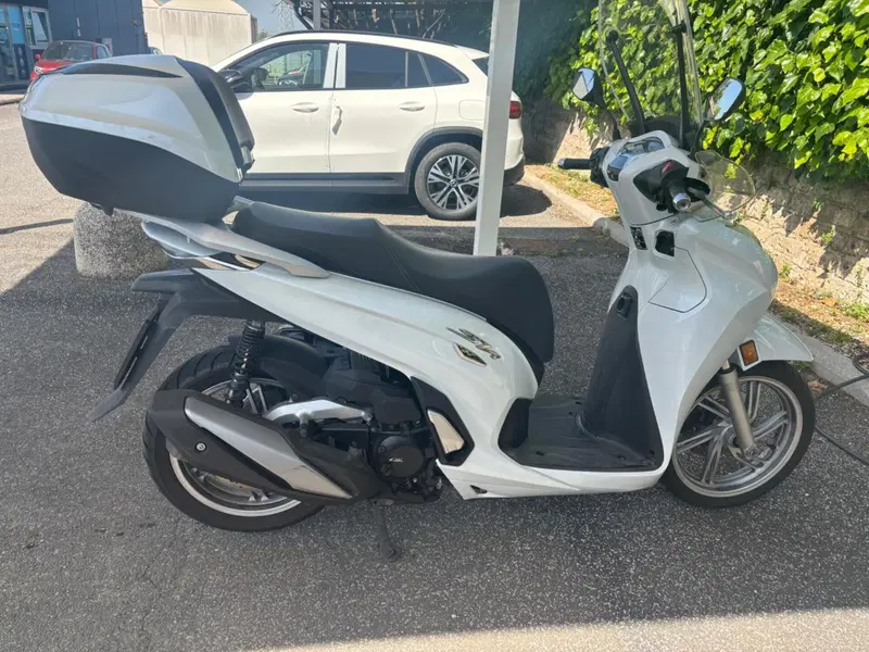 Honda SH 350 (2021 - 24) (2)