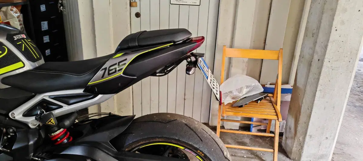 Triumph Street Triple 765 R (2023 - 26) (4)