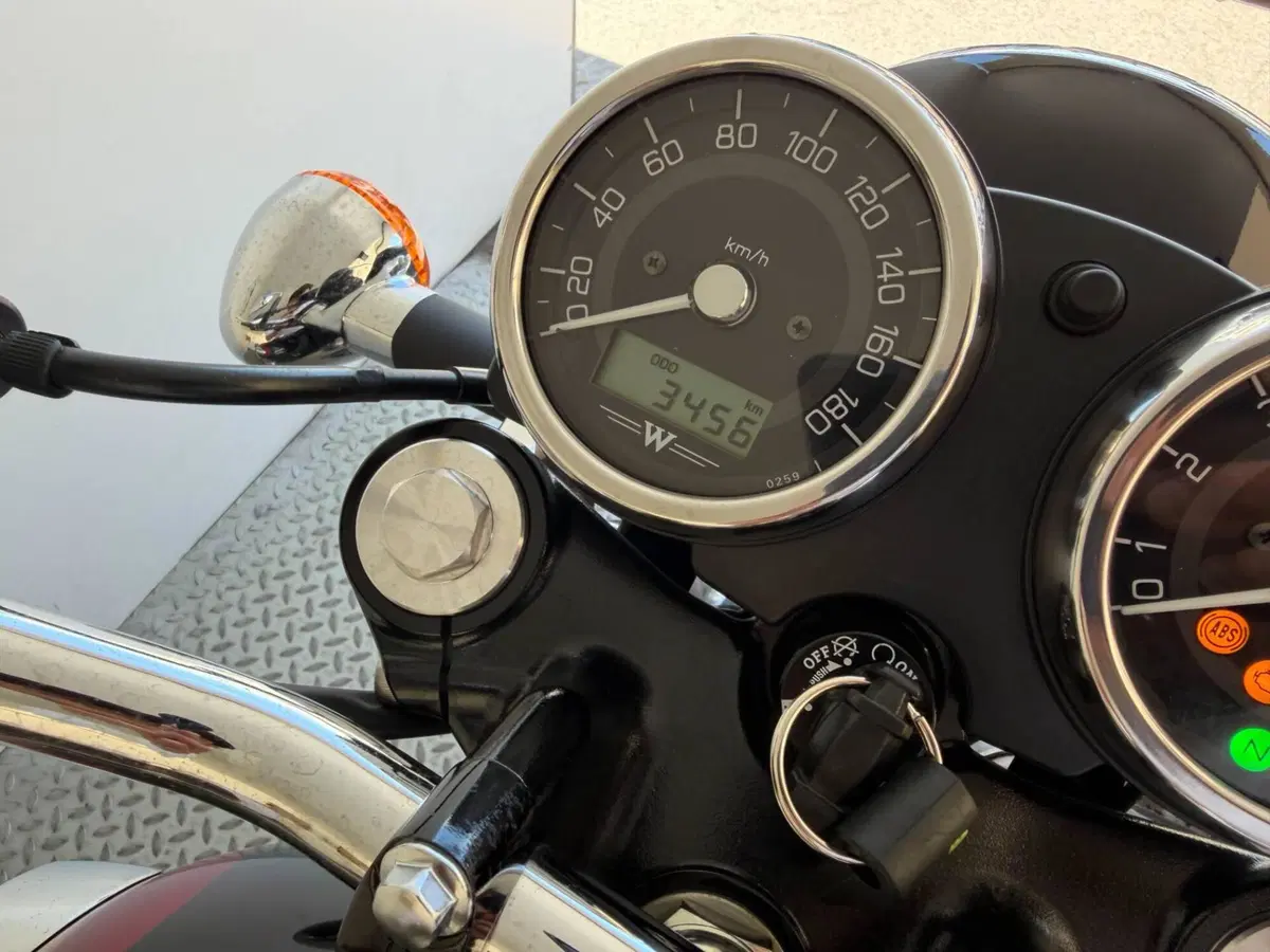 Kawasaki W 800 (2021 - 26) (3)