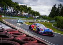 Forse dovremmo pensarci: c'è un conto in sospeso al Nürburgring, Auer lancia la sfida per il 2027 insieme a Verstappen