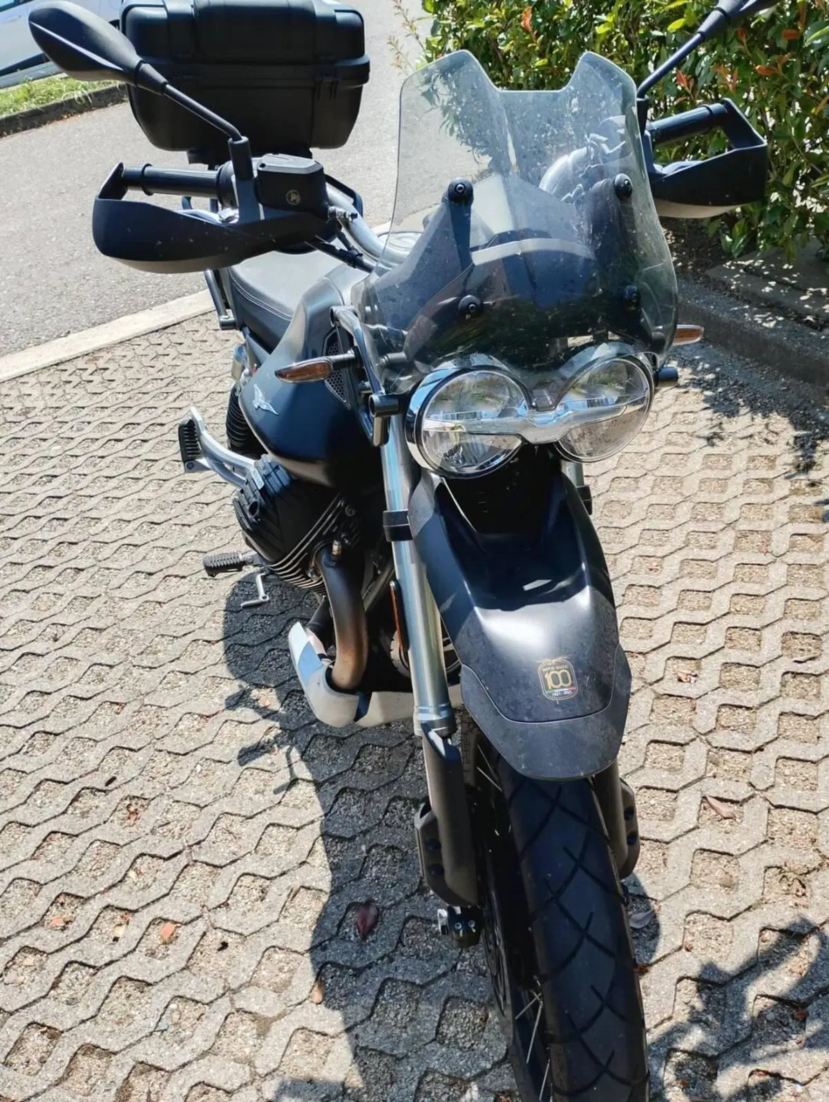 Moto Guzzi V85 TT (2021 - 23) (2)