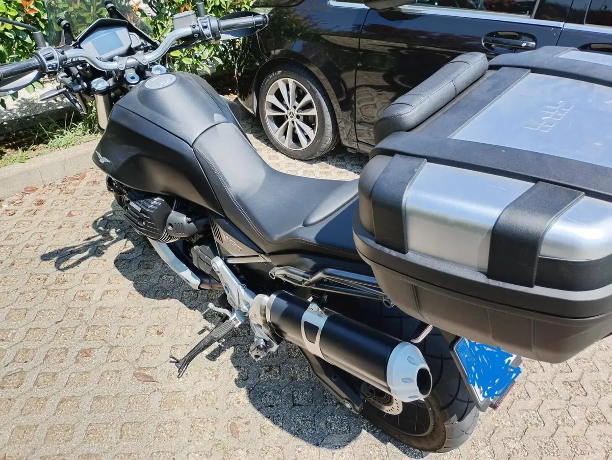 Moto Guzzi V85 TT (2021 - 23) (5)