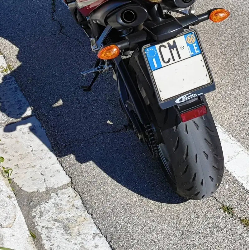 Yamaha YZF R1 (2006 - 07) (10)