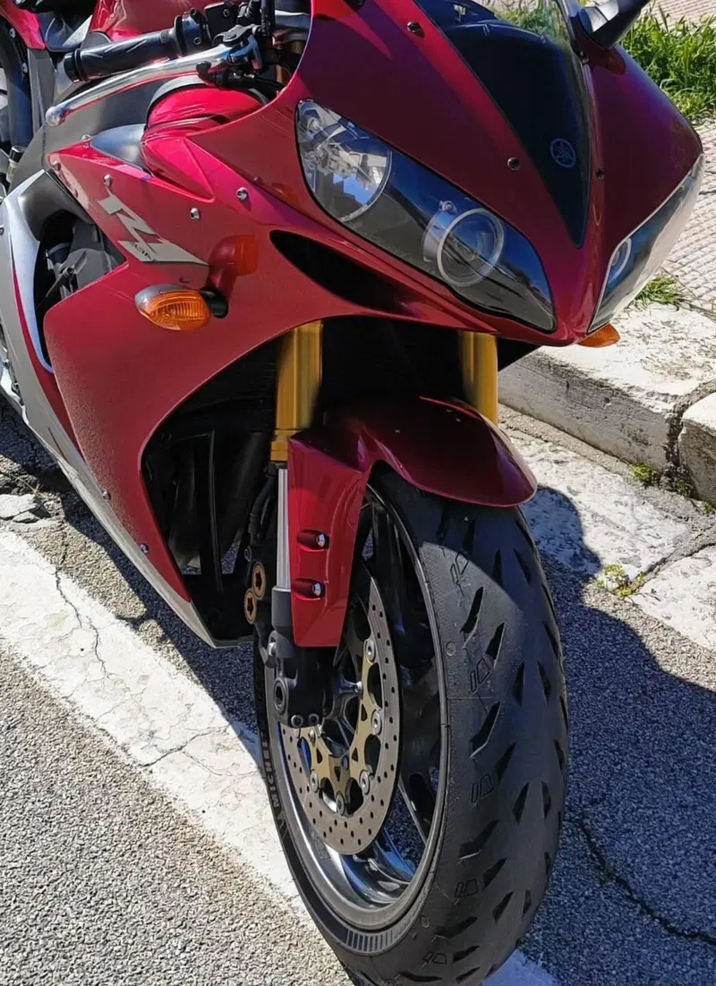 Yamaha YZF R1 (2006 - 07) (9)