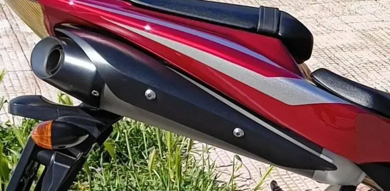 Yamaha YZF R1 (2006 - 07) (11)