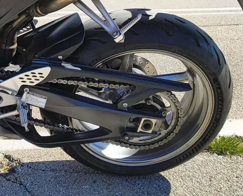 Yamaha YZF R1 (2006 - 07) (7)