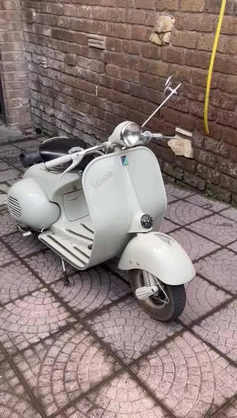 Piaggio 150 VL1T 