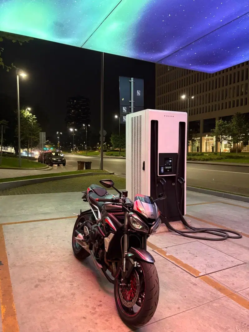 Triumph Street Triple RS (2020 - 22) (2)