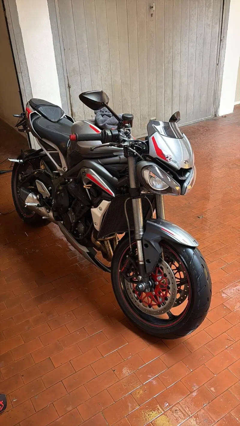 Triumph Street Triple RS (2020 - 22) (4)