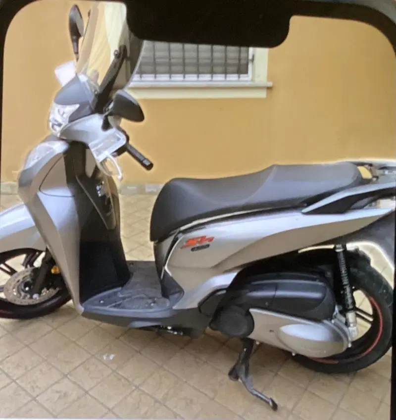 Honda SH 300 i ABS (2016 - 20) (2)