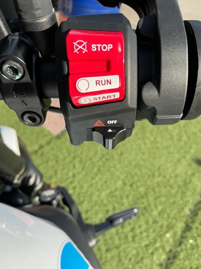 Yamaha XSR 700 (2022 - 26) (16)