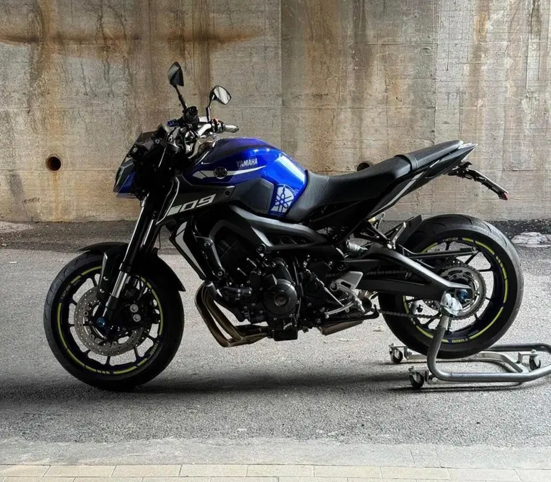 Yamaha MT-09 (2017 - 20) (2)