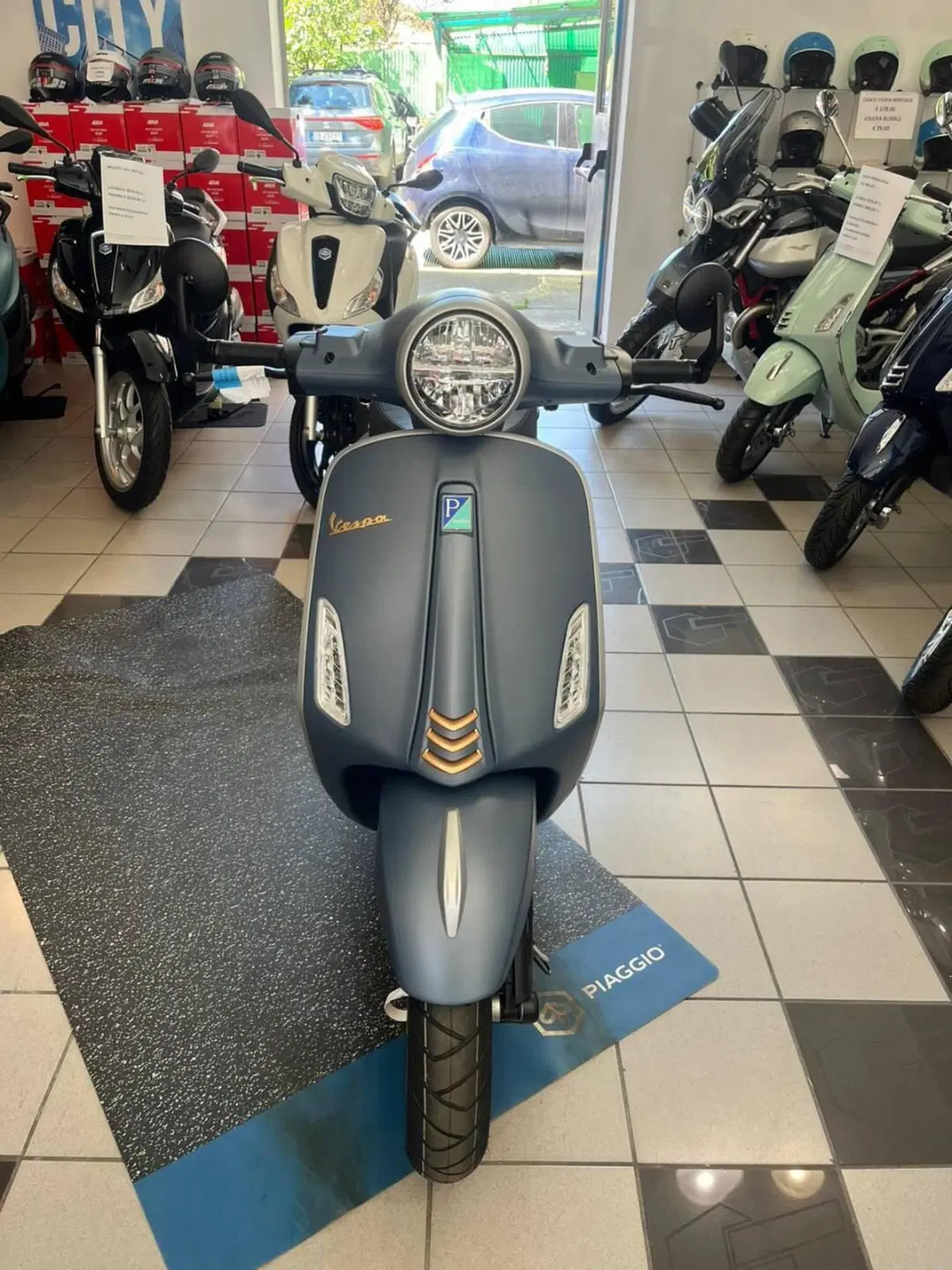 Vespa Primavera 125 Officina 8 (2026)