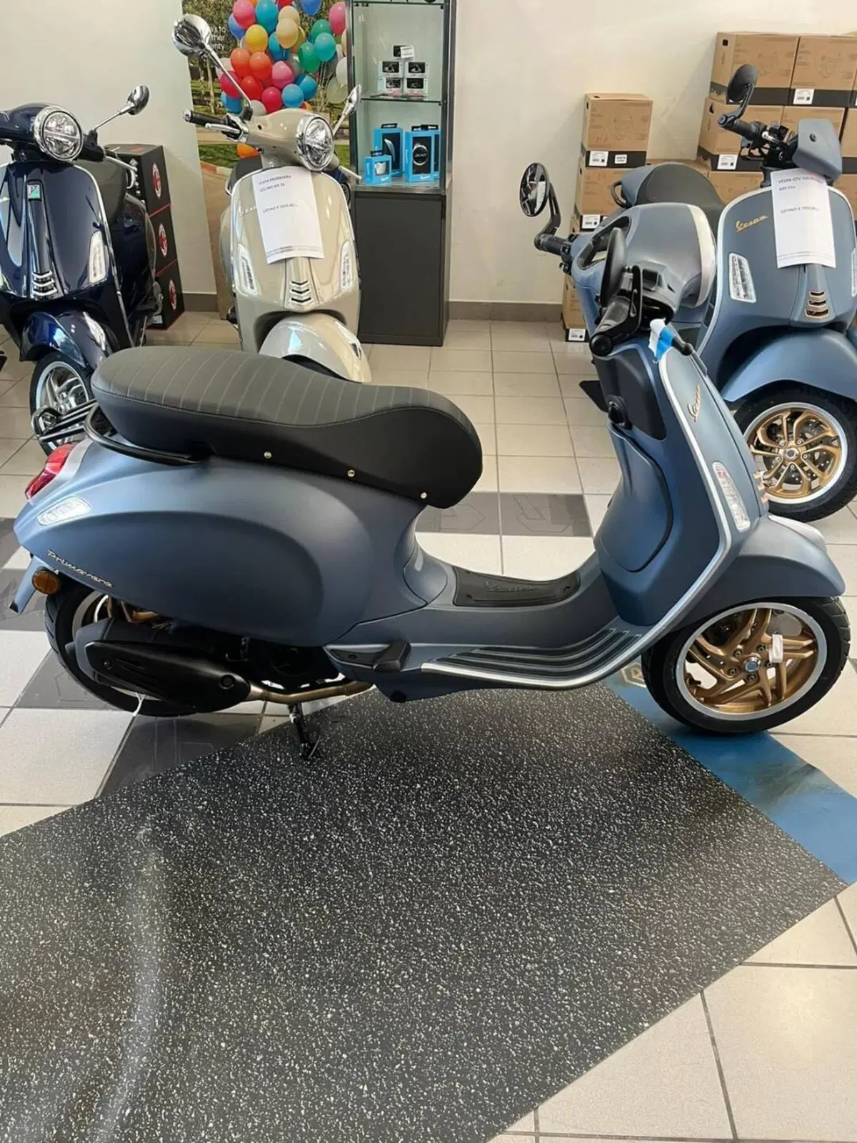 Vespa Primavera 125 Officina 8 (2026) (2)