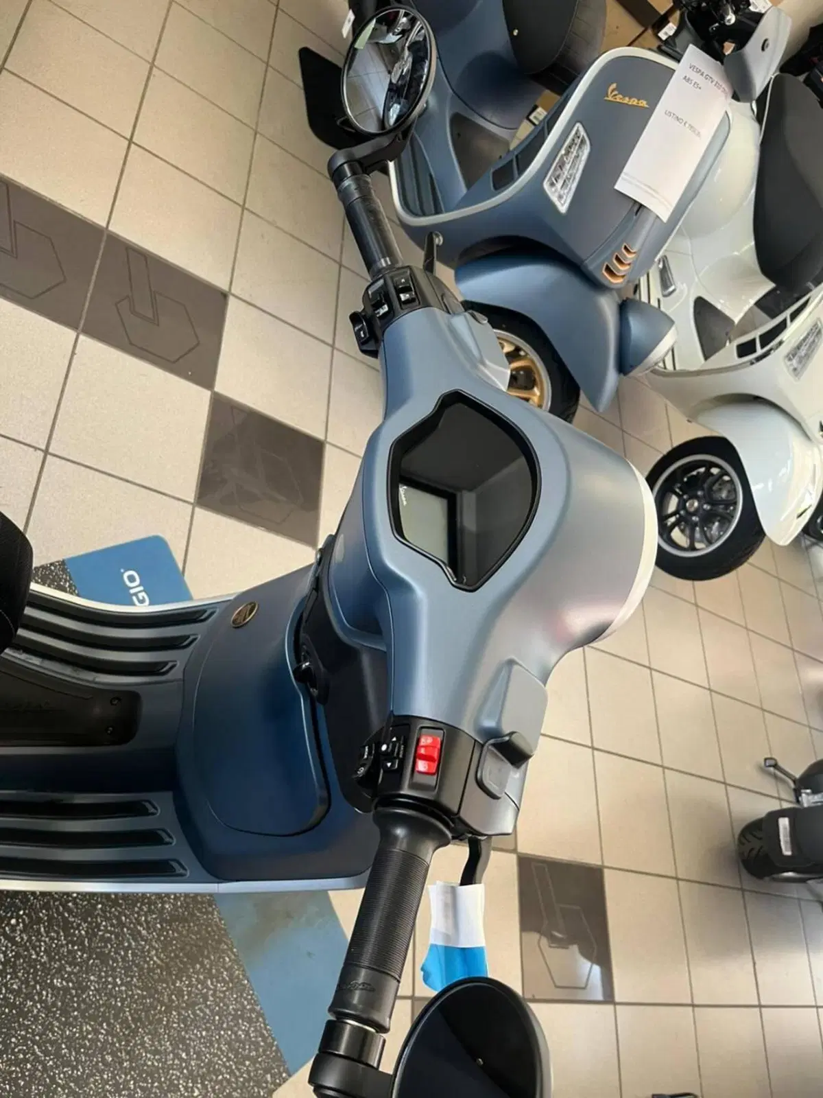 Vespa Primavera 125 Officina 8 (2026) (3)