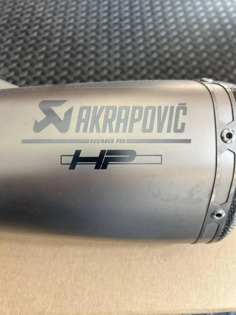 SCARICO BMW AKRAPOVICH HP per BMW NINET (4)